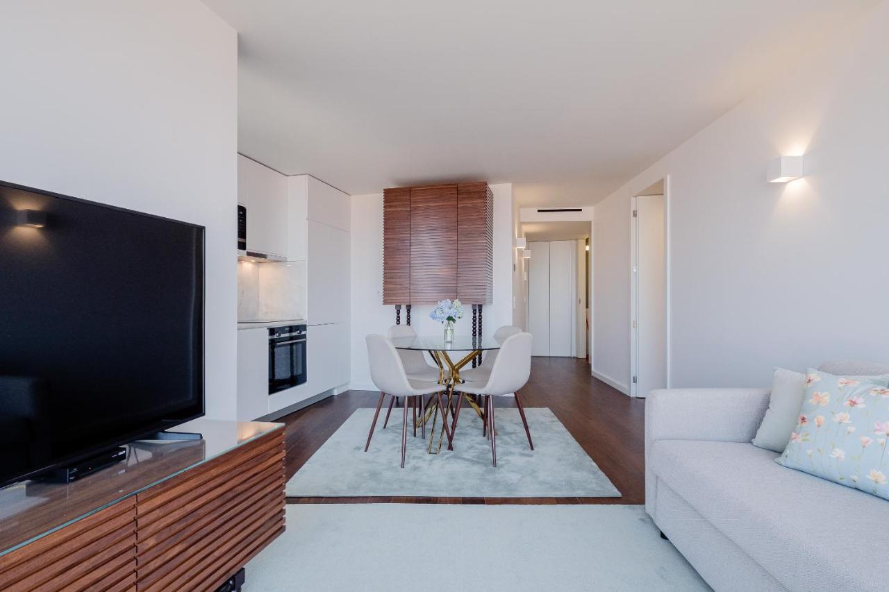 Boutique Rentals- Bliss By The Sea Apt- Ocean Views In Foz Beach OOporto Exterior foto